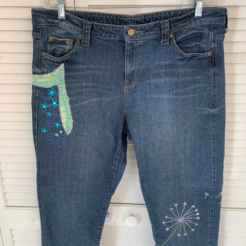 Garnet Hill Jeans Blue Denim Embroidered Dandelion Flower Women 14 Boho Festival - Picture 2 of 16